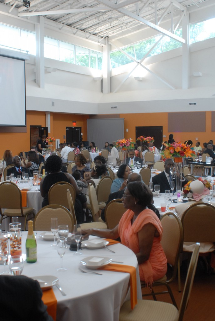 People Less Reception 10 Tips on How to Have a Wedding for 200 people for LESS than $12,000 ...